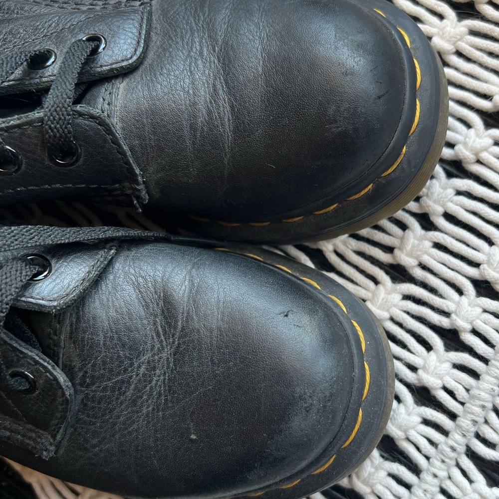 Black 1460 Women’s Pascal Dr. Marten boots - Picture 7 of 10